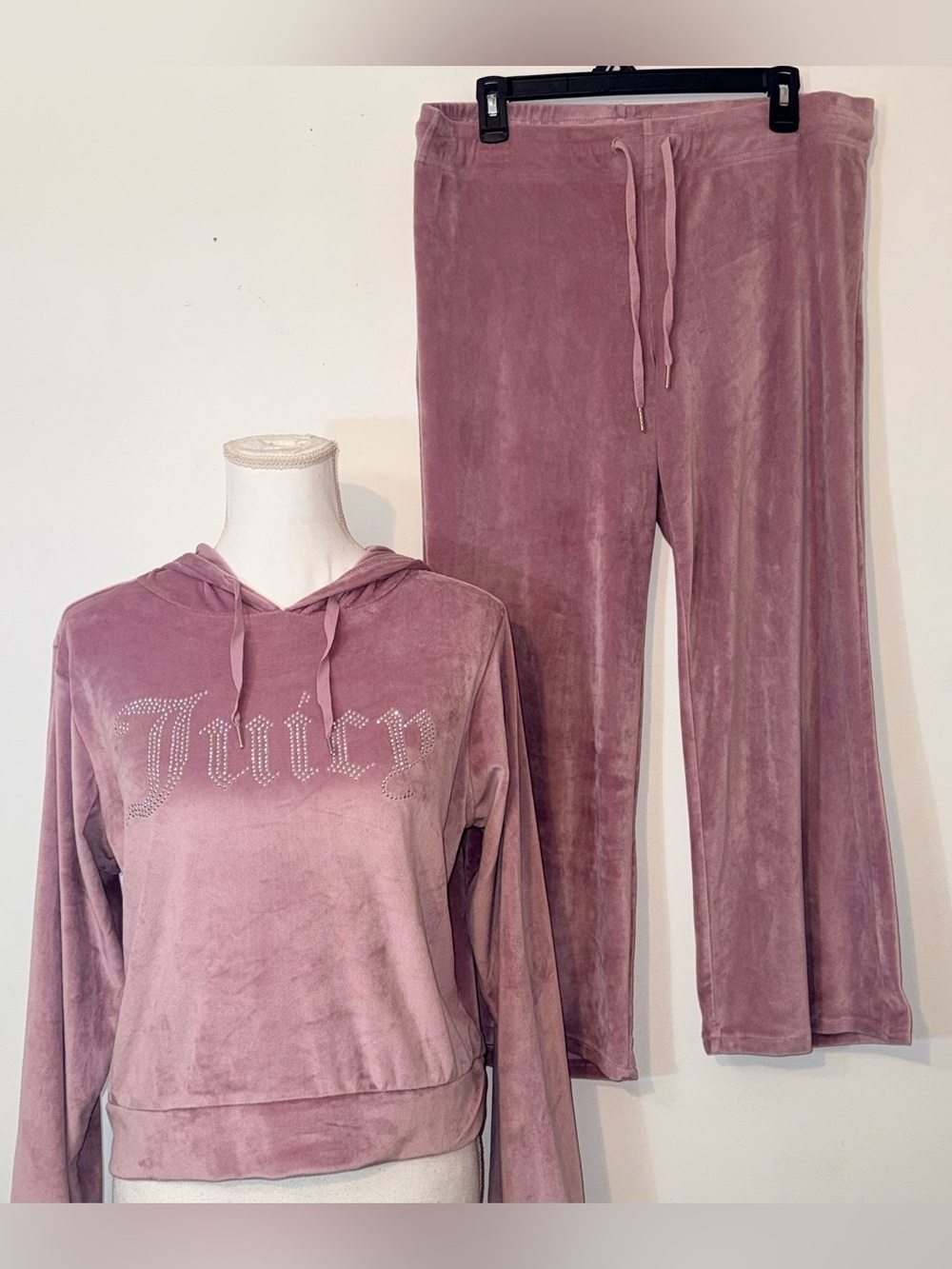 Juicy Couture Pink Velour Rhinestone  Hoodie & Pants Loungewear Set Size Large